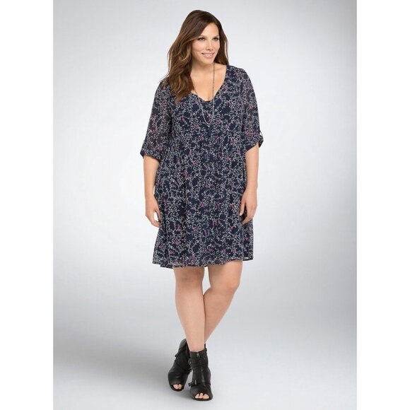 NEW $58 Torrid Womens Plus 4X Bird Print Shirt Dress Roll Tab Sleeve V Neck - Picture 3 of 12